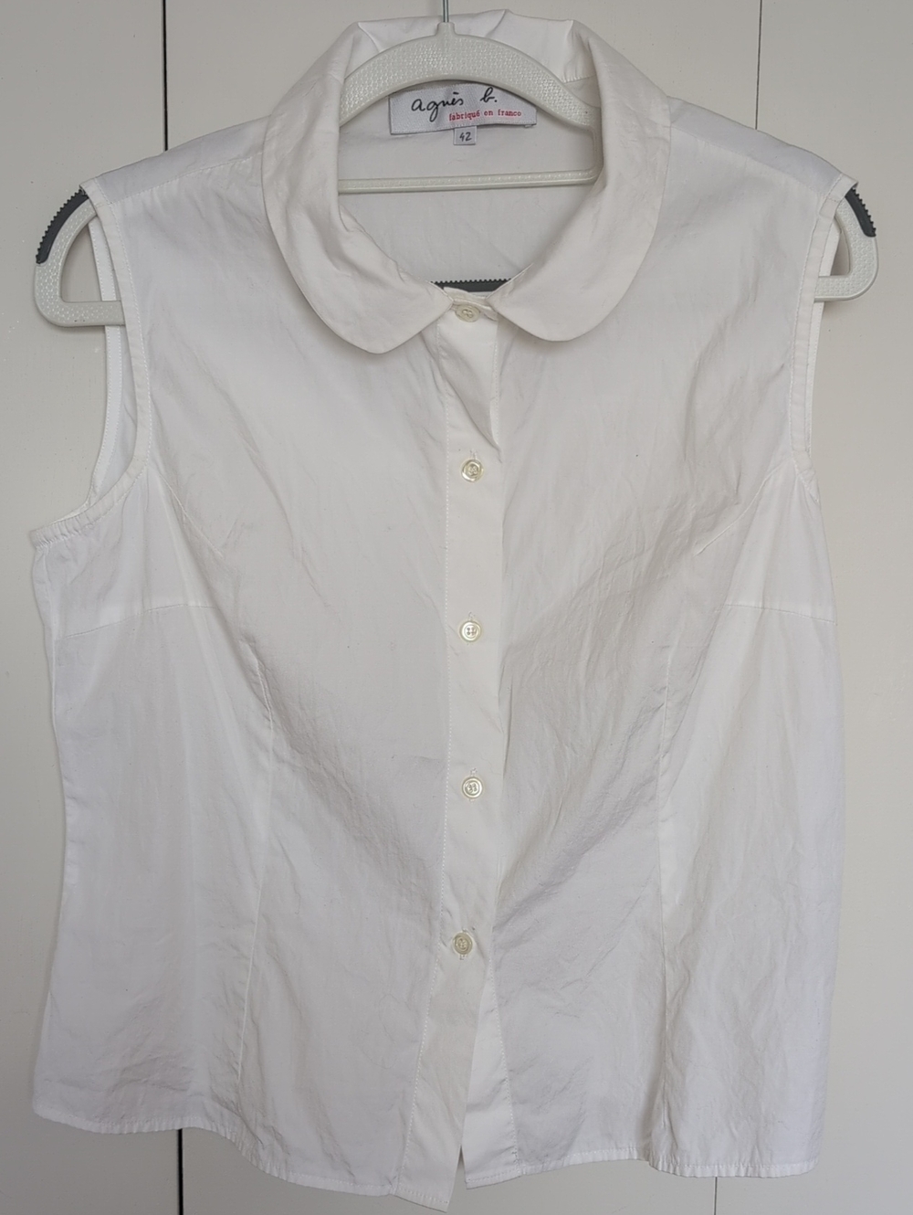 Agnes B. White Sleeveless Button-Down Cotton Blouse